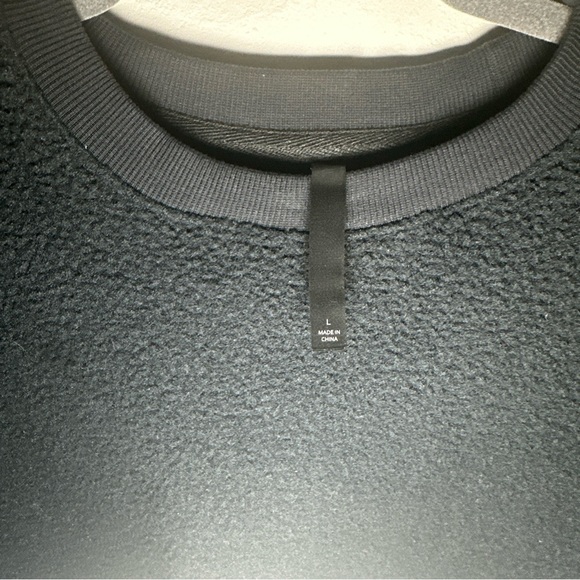 Fabletics Fuzzy Sweater Sherpa Men’s Large - Picture 3 of 5